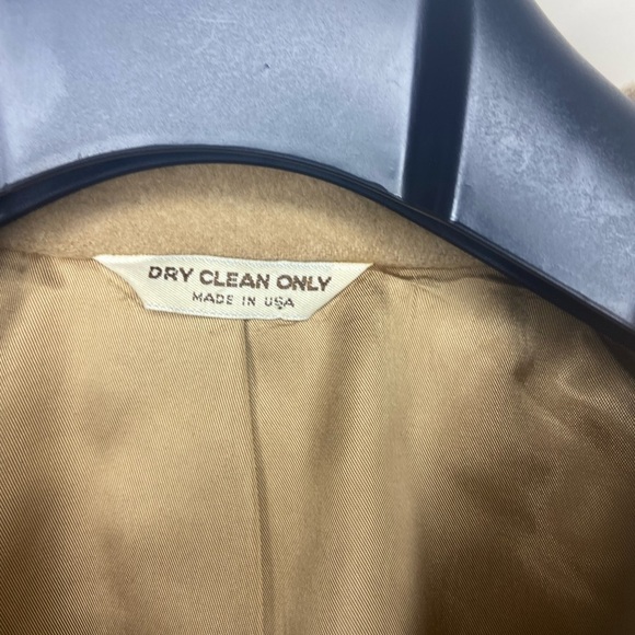 "VINTAGE BILL BLASS 100% Camel Hair Men's Tan Blazer - Circa 1990's - Picture 11 of 11